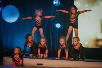 15-lecie Explozji Tańca - jubileusz pełen emocji, ruchu i wzruszeń! Fot. Maciej Kanik | Stowarzyszenie Jastrzębski Klub Fotograficzny Niezależni