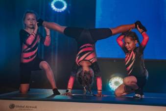 15-lecie Explozji Tańca - jubileusz pełen emocji, ruchu i wzruszeń! Fot. Maciej Kanik | Stowarzyszenie Jastrzębski Klub Fotograficzny Niezależni