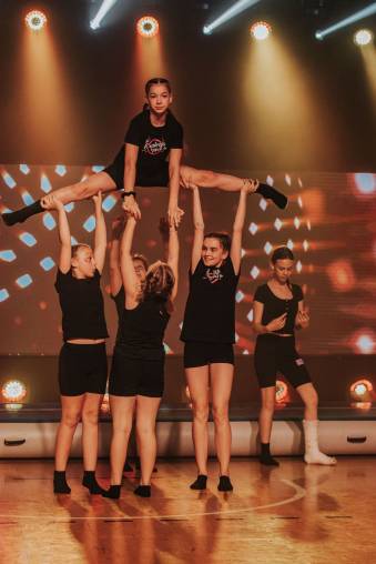 15-lecie Explozji Tańca - jubileusz pełen emocji, ruchu i wzruszeń! Fot. Maciej Kanik | Stowarzyszenie Jastrzębski Klub Fotograficzny Niezależni