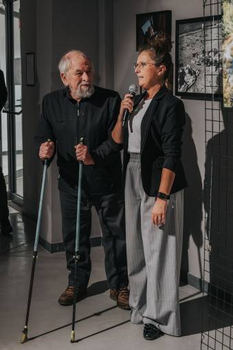 Wernisaż IV edycji Jastrzębskiej Szkoły Fotografii Dokumentalnej  - fotorelacja z Carbonarium SJKF Niezależni Maciej Kanik | Stowarzyszenie Jastrzębski Klub Fotograficzny Niezależni