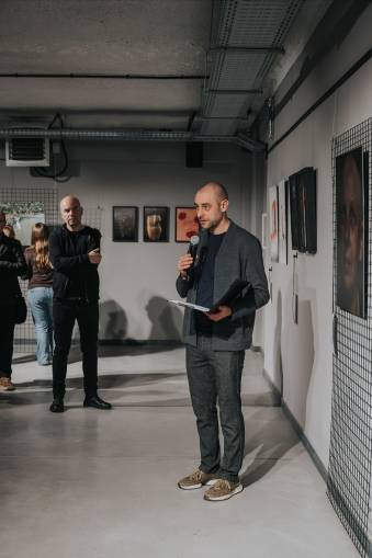 Wernisaż IV edycji Jastrzębskiej Szkoły Fotografii Dokumentalnej  - fotorelacja z Carbonarium SJKF Niezależni Maciej Kanik | Stowarzyszenie Jastrzębski Klub Fotograficzny Niezależni