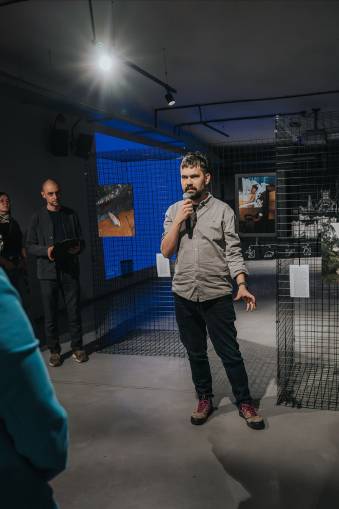 Wernisaż IV edycji Jastrzębskiej Szkoły Fotografii Dokumentalnej  - fotorelacja z Carbonarium SJKF Niezależni Maciej Kanik | Stowarzyszenie Jastrzębski Klub Fotograficzny Niezależni