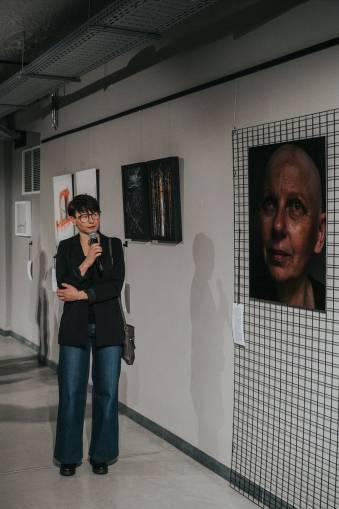 Wernisaż IV edycji Jastrzębskiej Szkoły Fotografii Dokumentalnej  - fotorelacja z Carbonarium SJKF Niezależni Maciej Kanik | Stowarzyszenie Jastrzębski Klub Fotograficzny Niezależni