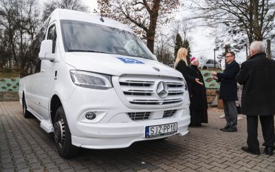 Komfort i bezpieczeństwo – nowoczesny pojazd dla osób z niepełnosprawnościami