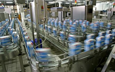 Skąd bierze się materiał do regranulacji i jak trafia na linię?