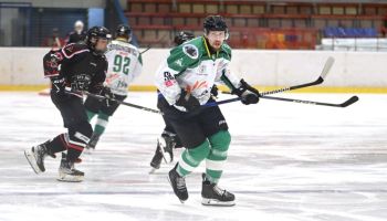 Pewny punkt defensywy zostaje. Jakub Adamek nadal w JKH