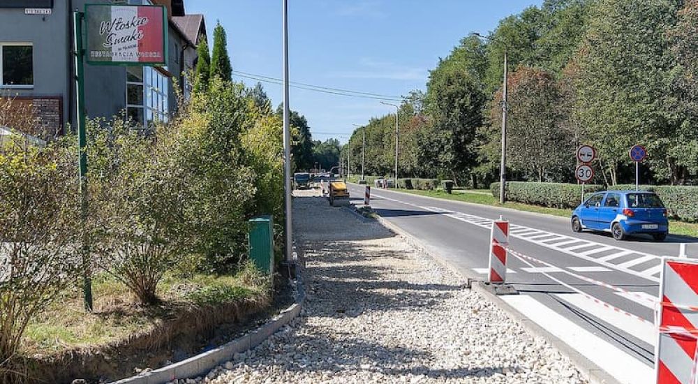 Trwa budowa nowej drogi dla pieszych i rowerzystów, fot. Paweł Smajdor, materiały prasowe UM Jastrzębie