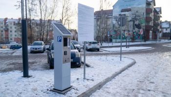 53 miejsca - teraz płatne. Parkowanie przy Placu Reprezentacyjnym z opłatą