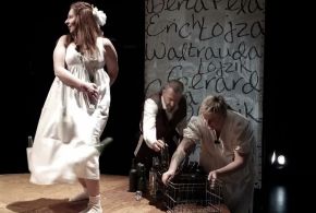 Spektakl teatralny z tłumaczeniem na język migowy - Pónbóczek doł żywot - Śląski Tryptyk Teatralny cz. 2