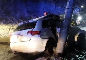 Niedostosowanie prędkości do panujących warunków na drodze przyczyną wypadku, fot. materiały prasowe KMP Jastrzębie-Zdrój