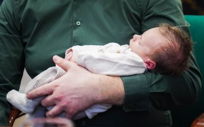 Pierwszy poród w nowej wannie porodowej. Prezydent Jastrzębia-Zdroju spotkał się z rodzicami