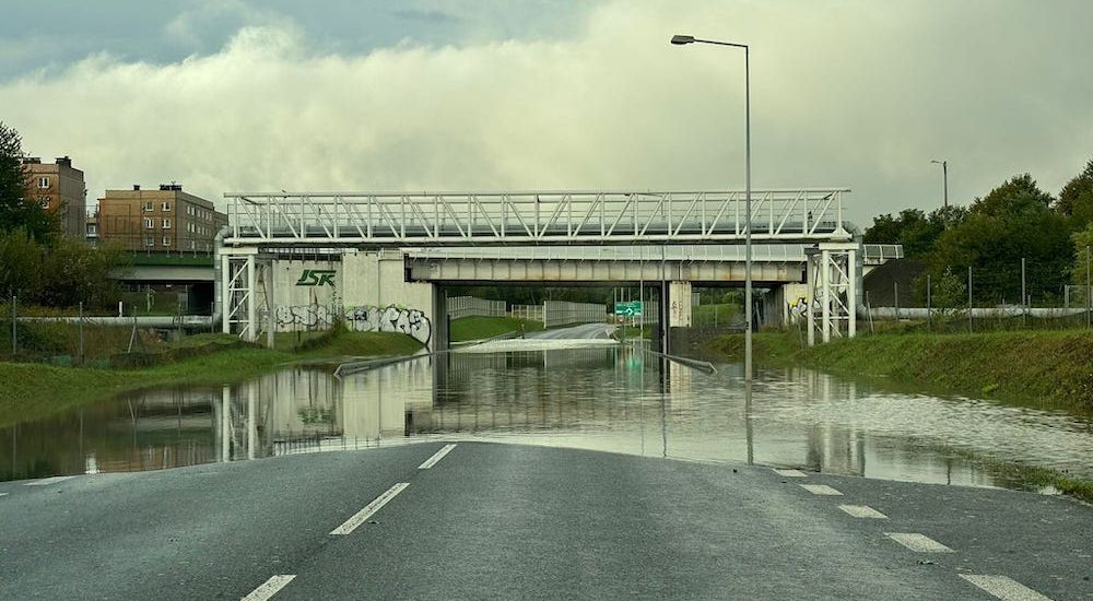 Intensywne opady sparaliżowały Jastrzębie-Zdrój: które drogi są zamknięte? Fot. KMP Jastrzębie-Zdrój