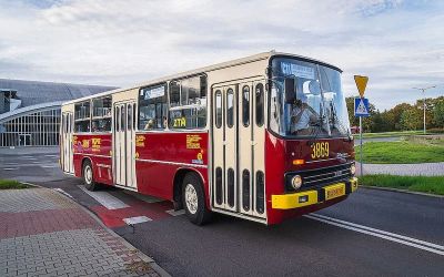 Od Ikarusów po elektryczne Solarisy. 50 lat komunikacji miejskiej w Jastrzębiu-Zdroju