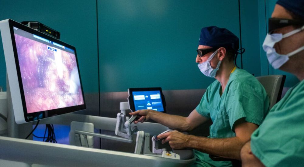 WSS 2: Wykonaliśmy już 50 zabiegów z wykorzystaniem robota HUGO RAS, fot. WSS nr 2