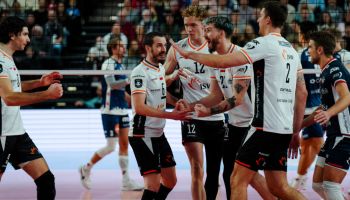 Jastrzębski Węgiel wygrywa z GKS Katowice w ostatnim meczu PlusLigi w 2024 roku (wideo)