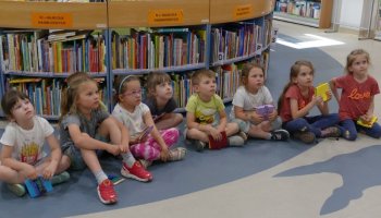 SIĘGNIJ PO WIĘCEJ - spotkania z książką w Bibliotece