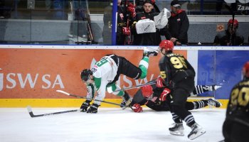 Brutalny rewanż Cracovii - JKH GKS Jastrzębie ulega po jednostronnym meczu (wideo)