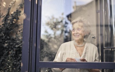 Bezpieczna praca w opiece za granicą - na co zwrócić uwagę?