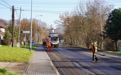 Koniec z koleinami! Trwa remont ul. Pszczyńskiej w Jastrzębiu-Zdroju